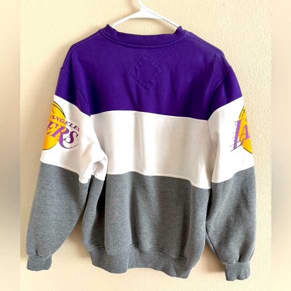 G-III 3 Four Los Angeles Lakers Purple and Gray Crewneck Sweatshirt size Medium - Picture 2 of 5
